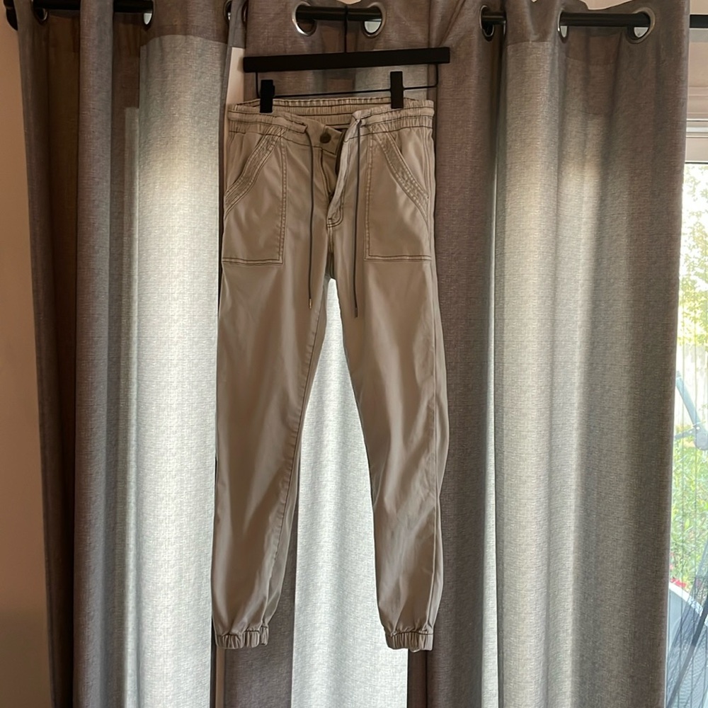 American Eagle Size 8 jogger pant